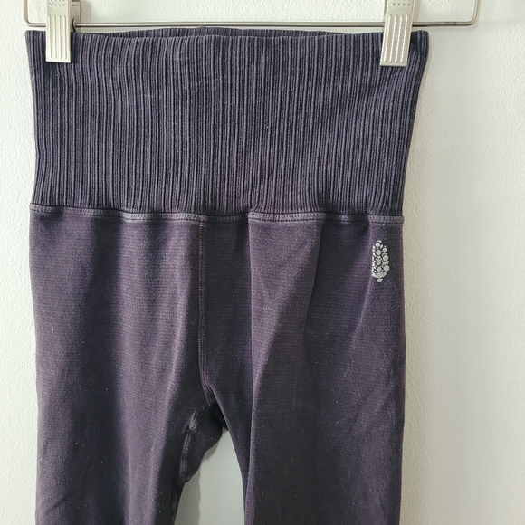 Free People Good Karma Leggings Size XS/SMALL 7/8 Length Logo‎ - Picture 8 of 12